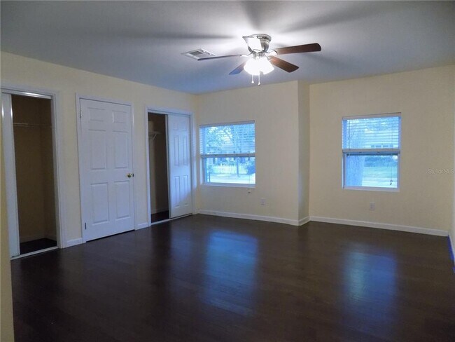 Building Photo - 3130 W Euclid Ave