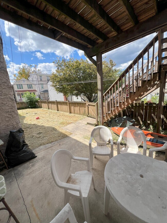 Patio / Yard - 12 Gay St