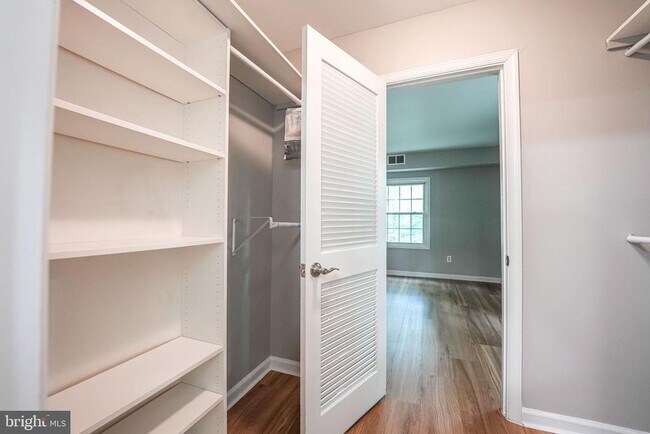 Building Photo - 8229 Kings Charter Ln