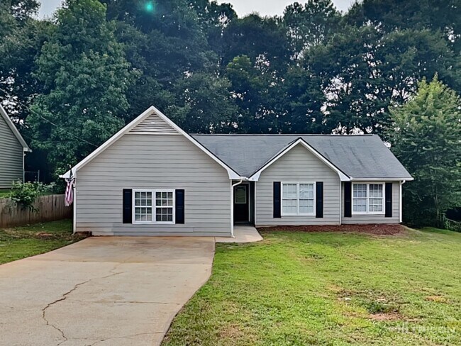 Building Photo - 40 Rosebud Ln