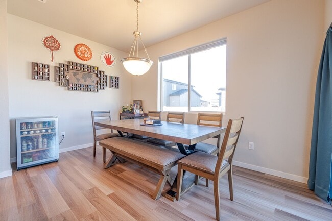 Building Photo - Stunning 3 Bed 2.5 Bath Home in Harvest Village