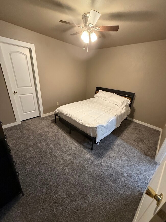 Building Photo - 314 W Illinois Ave