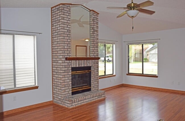 Building Photo - 3906 Summerwood Ct