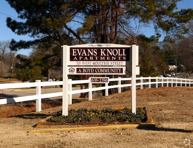 Evans Knoll Apartments 701 W Moultrie St Winnsboro SC 29180