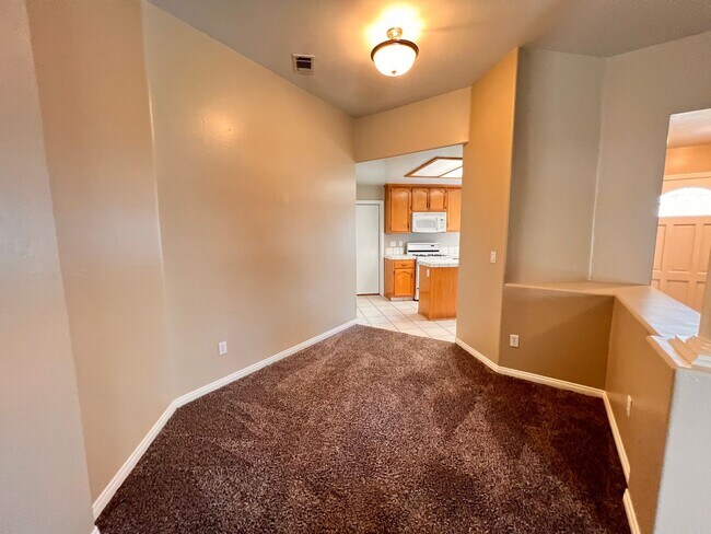 Building Photo - SOUTHWEST BAKERSFIELD- POOL