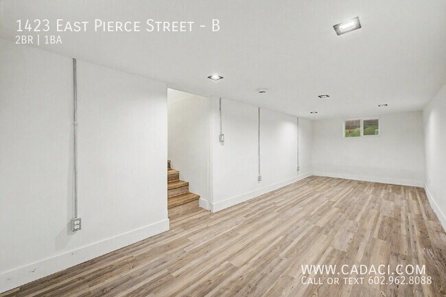 Building Photo - 1423 E Pierce St