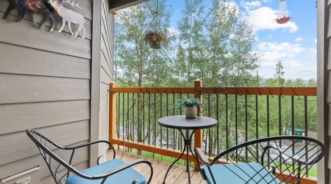 Building Photo - "Charming 2-Bed Retreat at Treehouse Condo...