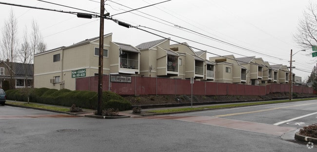Building Photo - Evergreen East Apartments