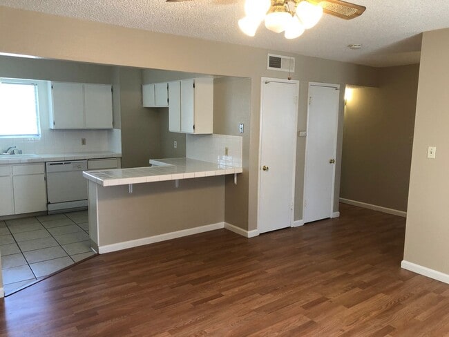 Building Photo - mg2624