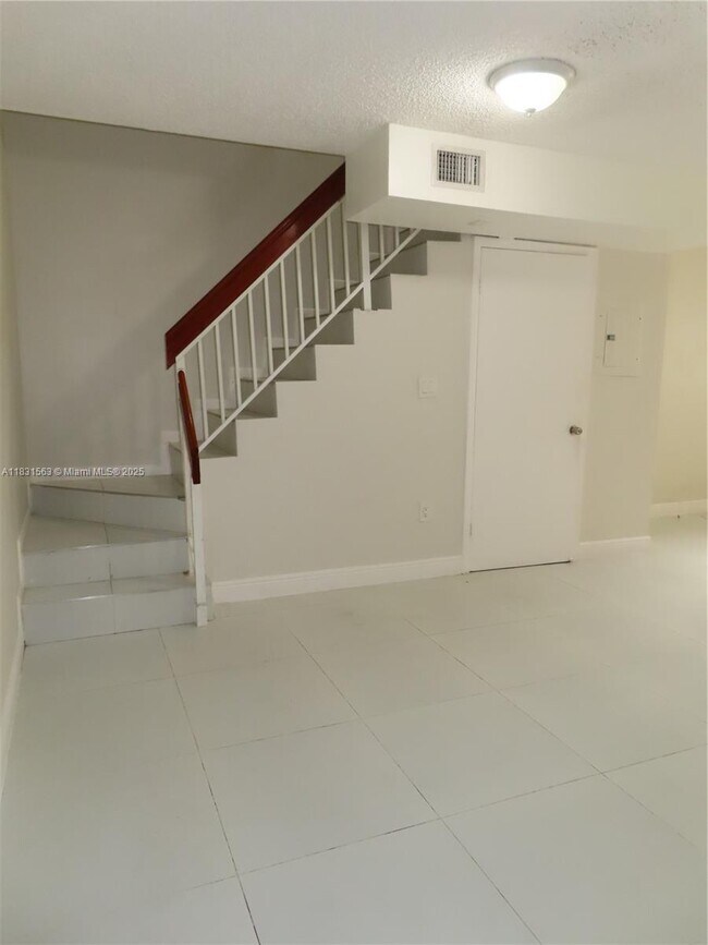 Building Photo - 13894 SW 65th Terrace