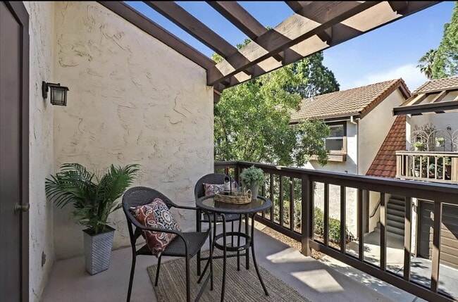 Building Photo - Rarest of the rare: exceptional privacy wi...