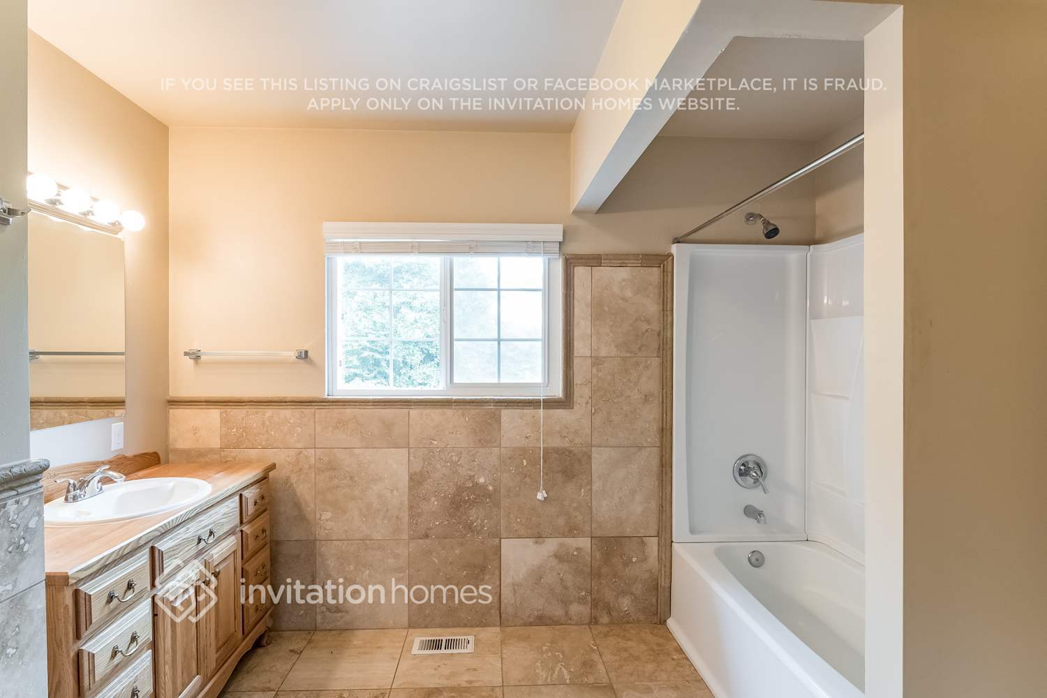 Building Photo - 19401 8th Ave S