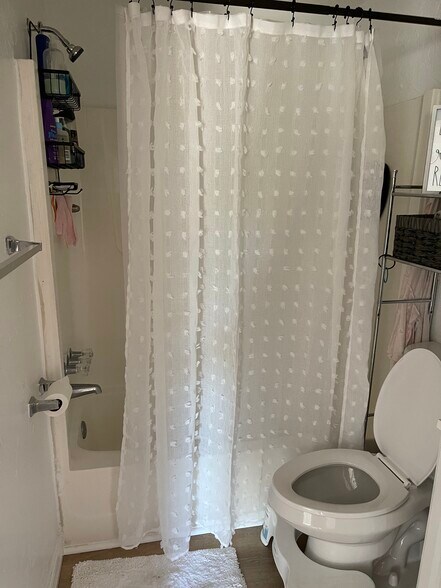 Bathroom - 5159 6th Ave N