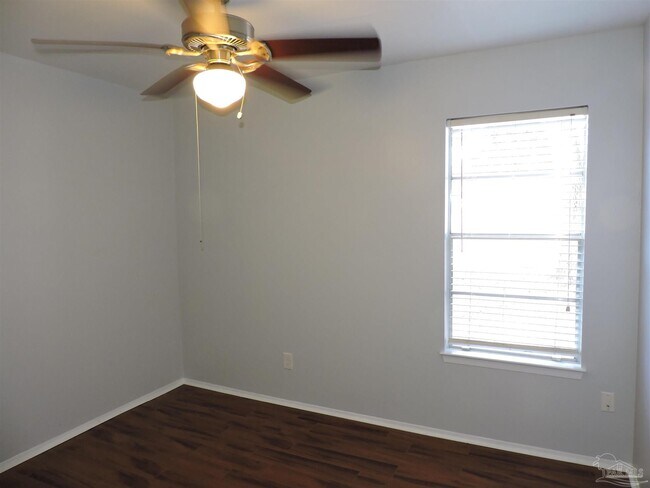 Building Photo - 7820 Oak Forest Pl