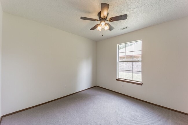 Building Photo - 3/ 2  Home for Rent!