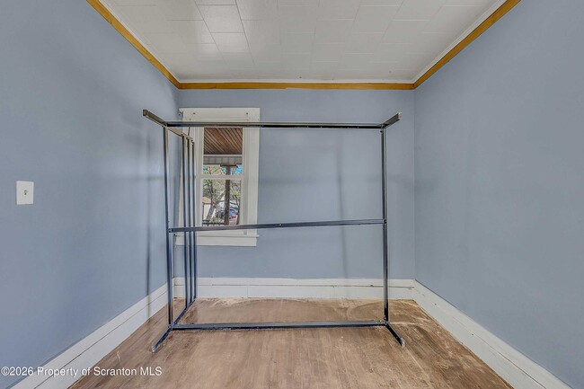 Building Photo - 1019 S Webster Ave