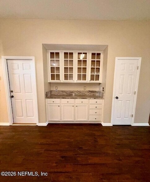 Building Photo - 6340 Lake Plantation Dr