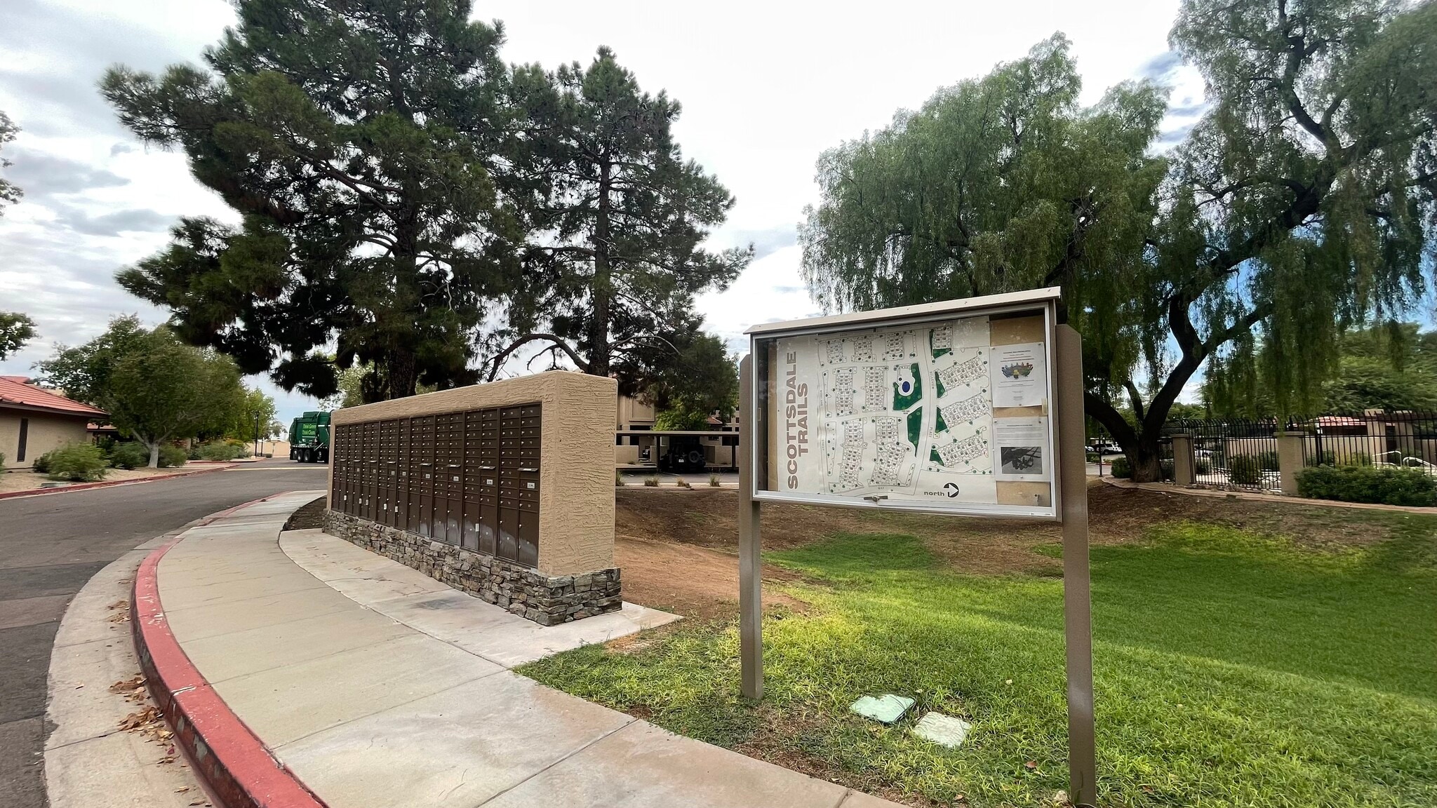 Building Photo - 8625 E Belleview Pl