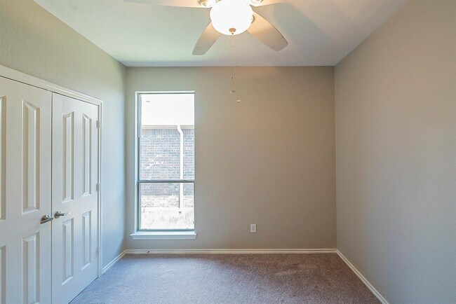 Building Photo - 2324 Spruce Springs Way