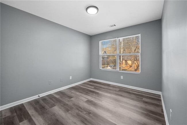 Building Photo - 501 Pine Park St