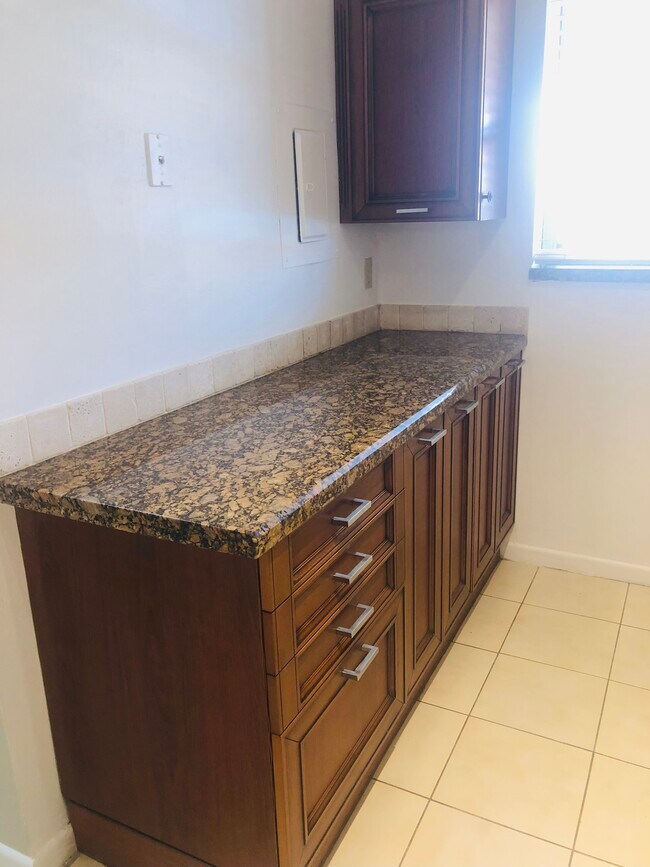 Building Photo - 2825 NW 22nd Ave