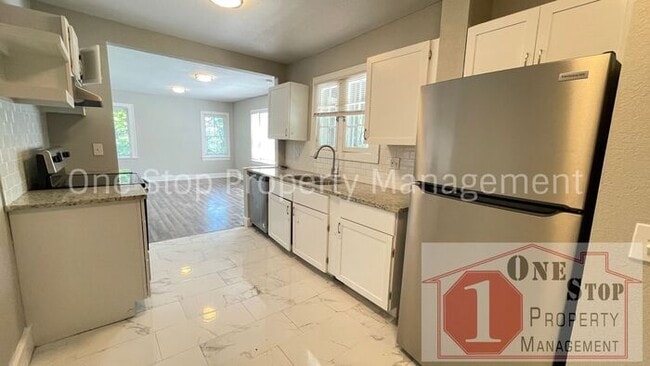 Building Photo - Beautiful 4 Bedroom 2 Bathroom Home in Kan...