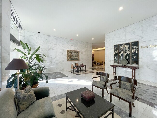 Building Photo - 1111 Hermann Dr