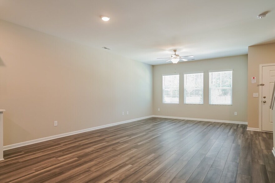 Building Photo - 524 Landing View Dr