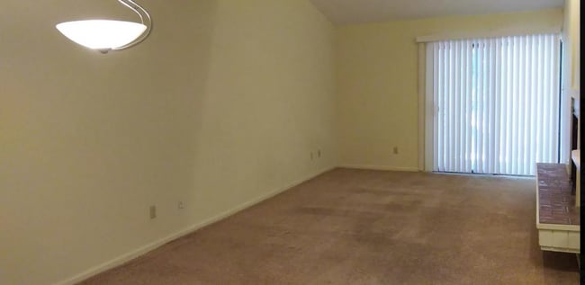 Building Photo - 3126 Tyndall Dr