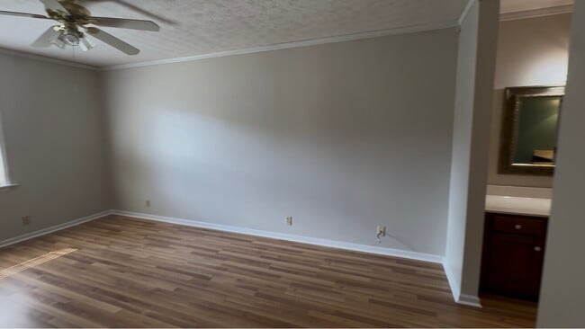 Main bedroom - 1016 Champion Dr