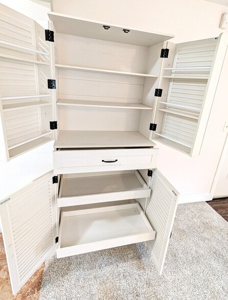 Building Photo - 1109 S Walnut St