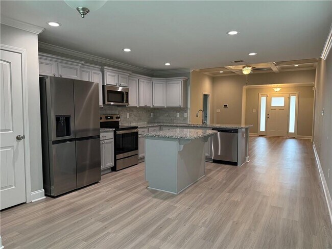 Building Photo - 231 Creek Ridge Dr