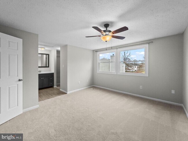 Building Photo - 10110 Shelldrake Cir