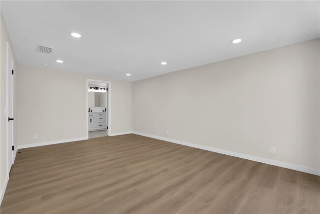 Building Photo - 1242 Sultan Cir