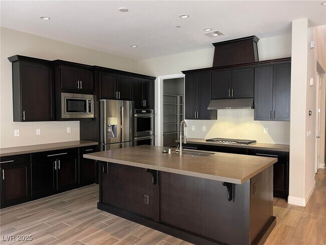 Building Photo - 3183 Palazzo Reale Ave