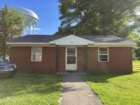 Building Photo - 704 Beamon St