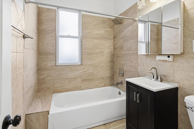 Building Photo - 1931 N Kostner Ave