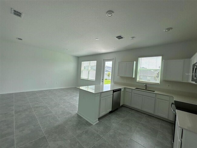 Building Photo - 145 Nine Iron Dr