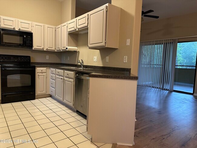Building Photo - 10150 Belle Rive Blvd
