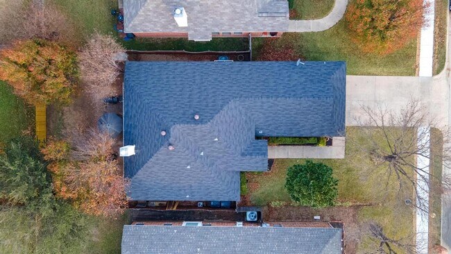 Building Photo - 1055 Port Sullivan Dr