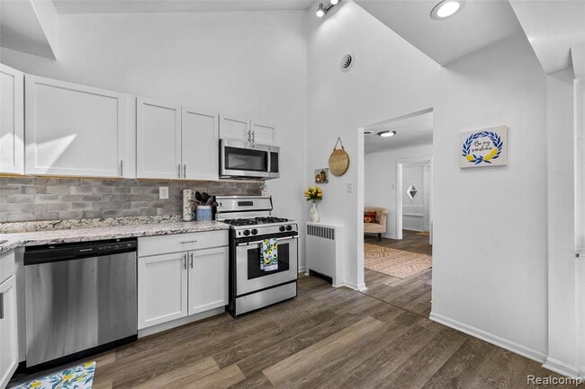 Building Photo - 641 Gilman St