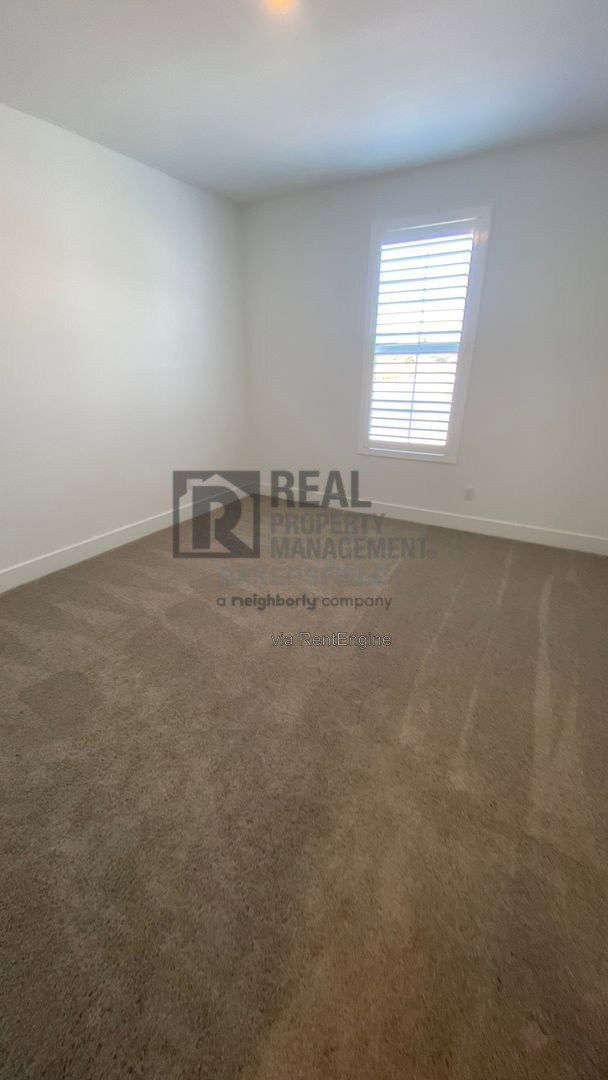Building Photo - 6617 Shaver Dr