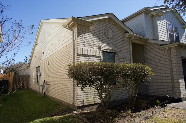 Building Photo - 10307 Sugarbridge Trail