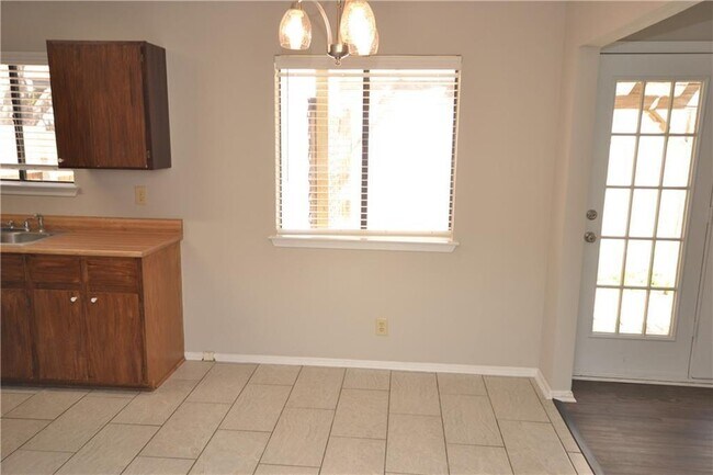 Building Photo - 1105 Green Valley Cove