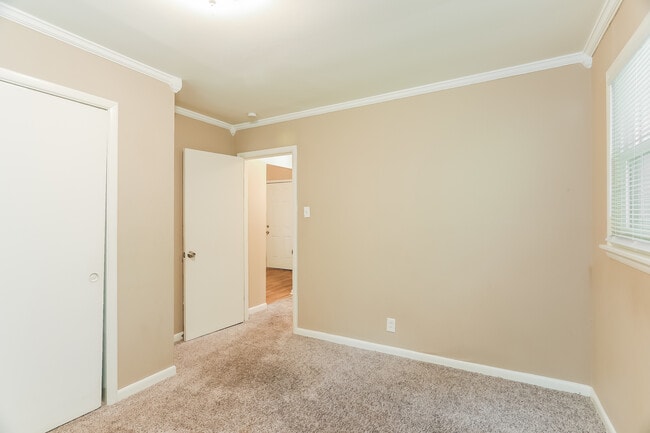 Building Photo - 109 Howle Ave