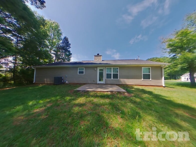 Building Photo - 27 Pleasant Forest Dr