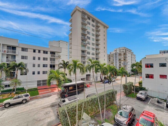 Building Photo - 1658 Bay Rd