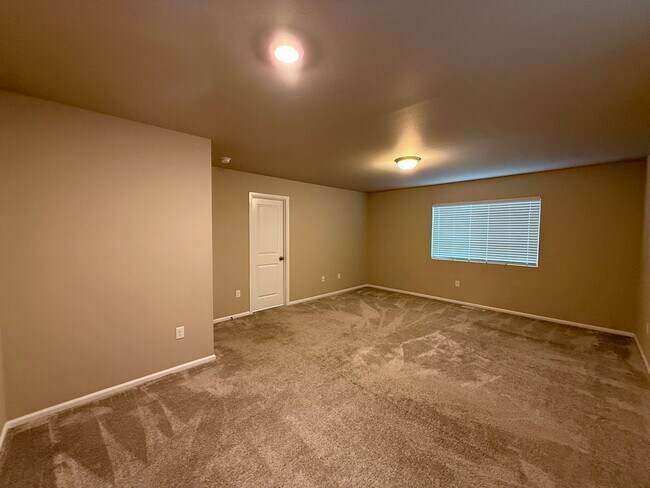 Building Photo - Spacious, modern 5-bed, 2.75-bath in sought-after Daisy Crossing Community in Sultan