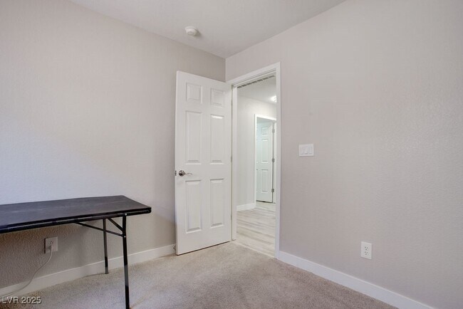 Building Photo - 755 Cam Del Ray