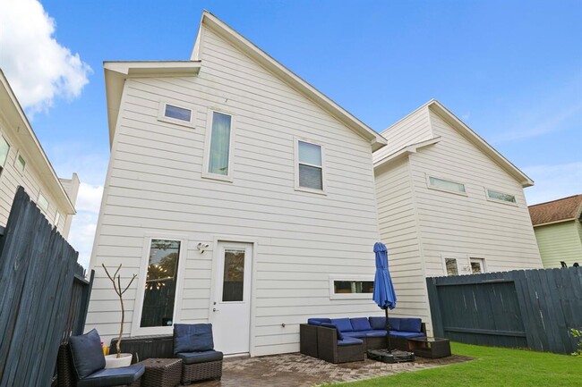 Building Photo - 2218 Cortijo Pl